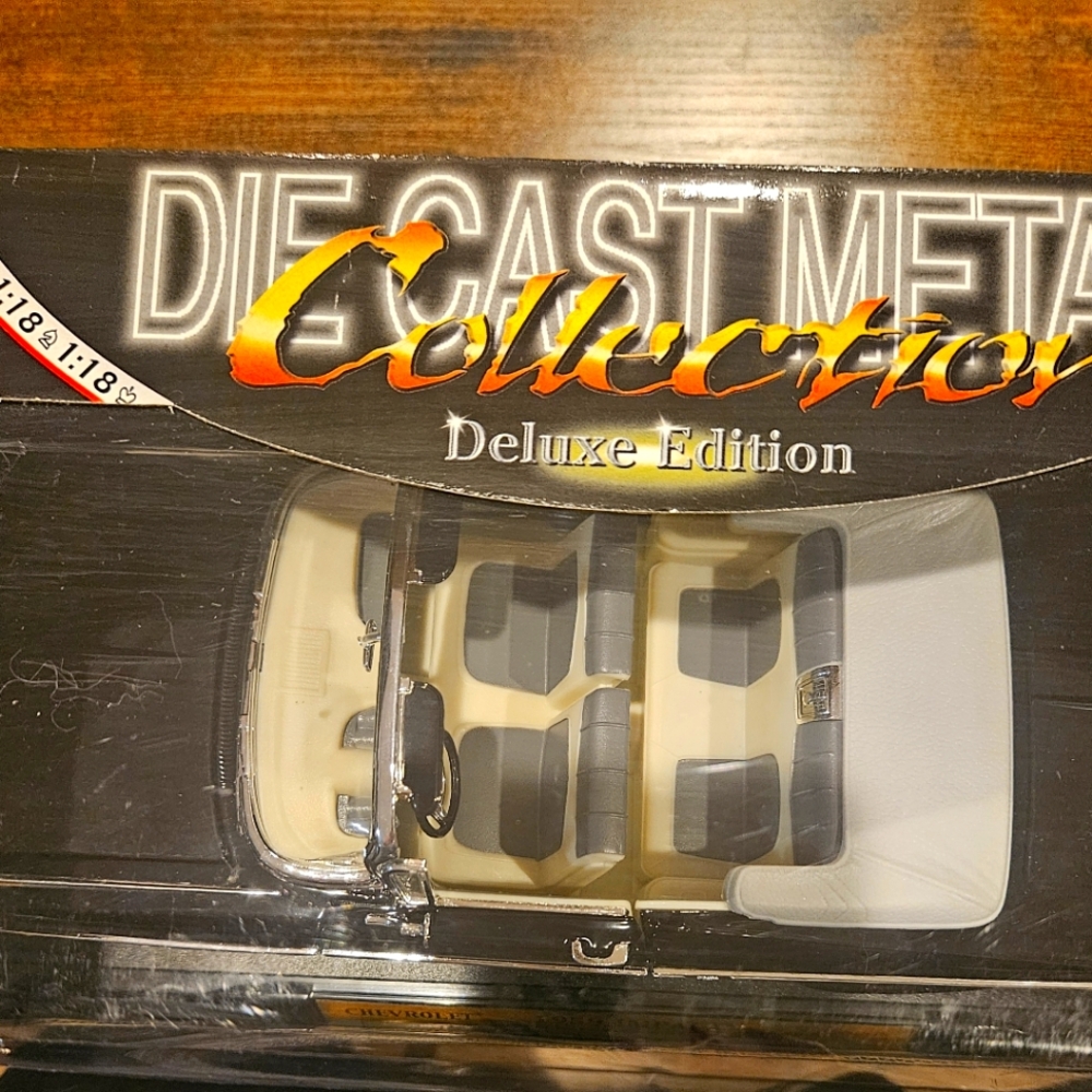 Die Cast Metal DELUXE EDITION 1959 Chevrolet Impala 1:18 collectable  car black